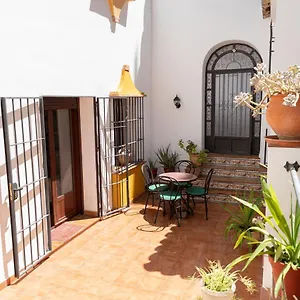 https://casa-con-patio-andaluz-cerca-del-tajo-de-ronda.es-andalucia.com